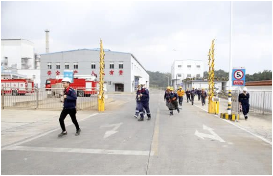 长沙市成功在长沙县举办了突发环境事件应急演练：学会理事单位湖南瀚洋环保有限公司作为承办方之一,学会理事郭正与秘书长蒋检花作为特邀环境应急专家参加此次演练